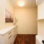 Podrozniczy Apartament Od Dziedzinca, Parking, Rynek 700 M Breslavia