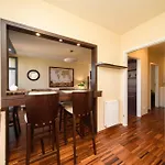 Podrozniczy Apartament Od Dziedzinca, Parking, Rynek 700 M * Breslavia