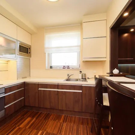 Appartamento Podrozniczy Apartament Od Dziedzinca, Parking, Rynek 700 M *