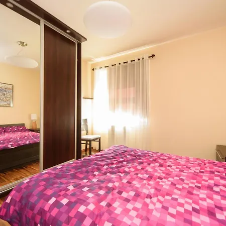 Podrozniczy Apartament Od Dziedzinca, Parking, Rynek 700 M