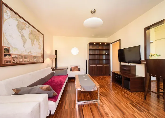 Podrozniczy Apartament Od Dziedzinca, Parking, Rynek 700 M