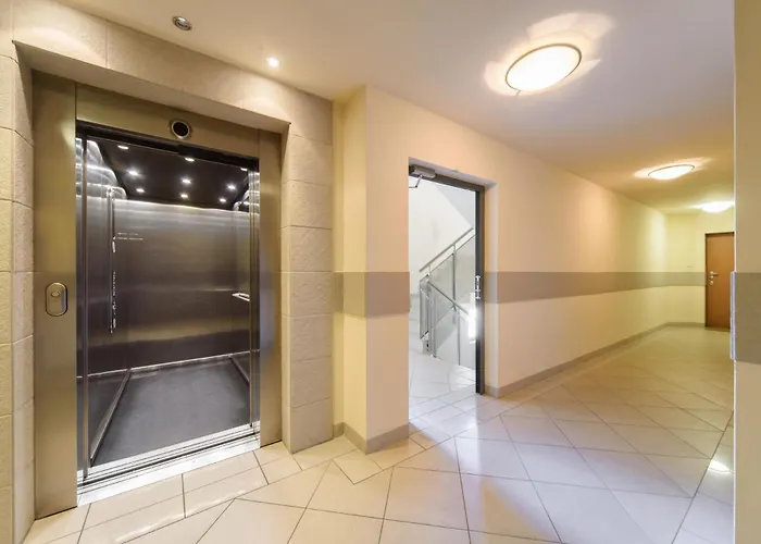 Podrozniczy Apartament Od Dziedzinca, Parking, Rynek 700 M Appartement Wrocław